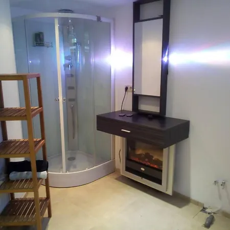Comfortable In With Jacuzzi - 78m² * Waterloo